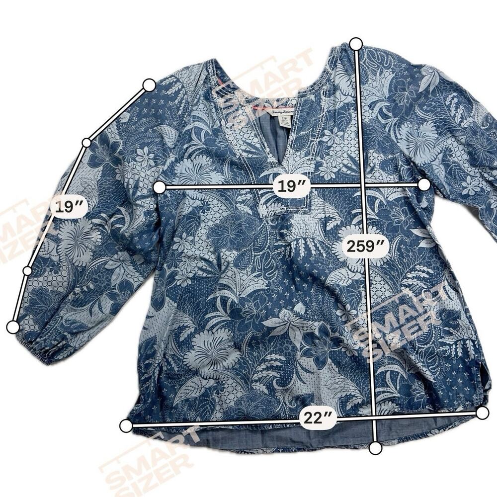 Tommy Bahama Chambray Blue White Floral Batik Split Neck Blouse Top Size S - Picture 8 of 13